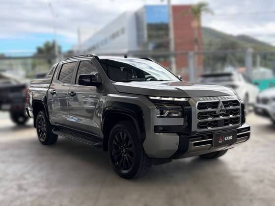 MITSUBISHI TRITON 2.4 BITURBO DIESEL CD KATANA 4X4 AUTOMÁTICO MITSUBISHI TRITON 2.4 BITURBO DIESEL CD KATANA 4X4 AUTOMÁTICO